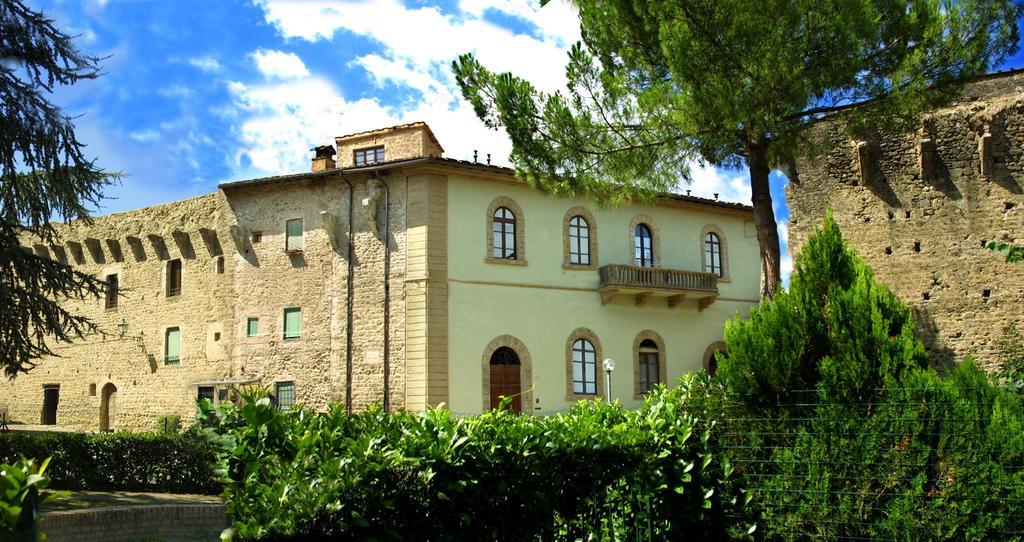 Palazzo Alle Mura Staggia Стая снимка