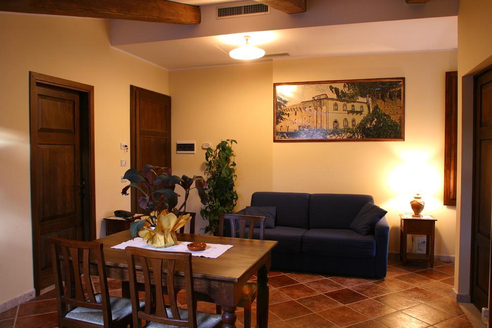 Palazzo Alle Mura Staggia Стая снимка