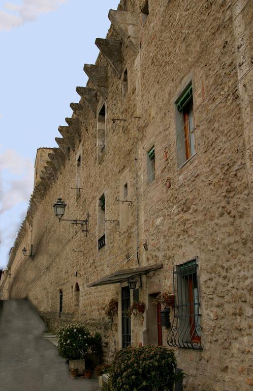 Palazzo Alle Mura Staggia Стая снимка